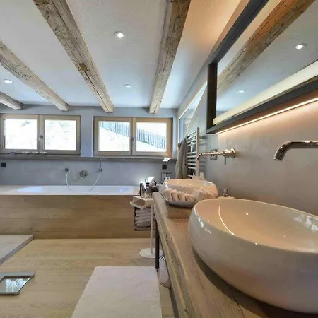 Chalet Kitz 1874 Deluxe Chalet *