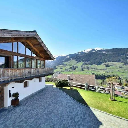 Chalet Kitz 1874 Deluxe Chalet Jochberg